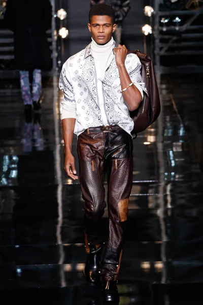 Look 37